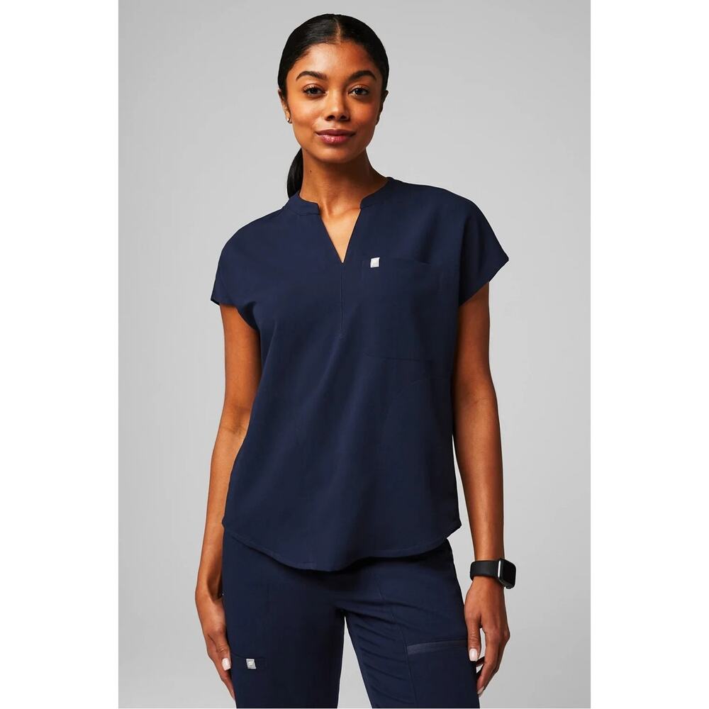Fabletics Evolve Scrub Top Womens Large NWT Navy Blue 3 Pocket Oversized Stretch